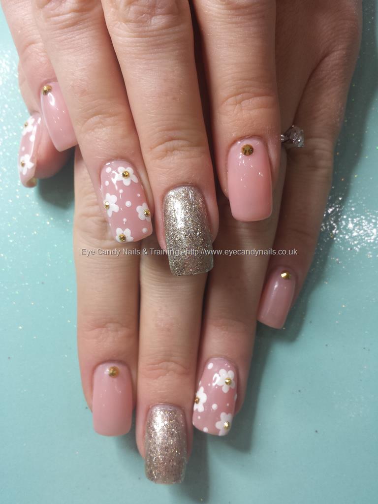 Dev Guy Nude And Gold Gel Polish With Simple Daisy Nail Art And Swarovski Crystals Nail Technician Elaine Moore On 13 February 15 At 18 32